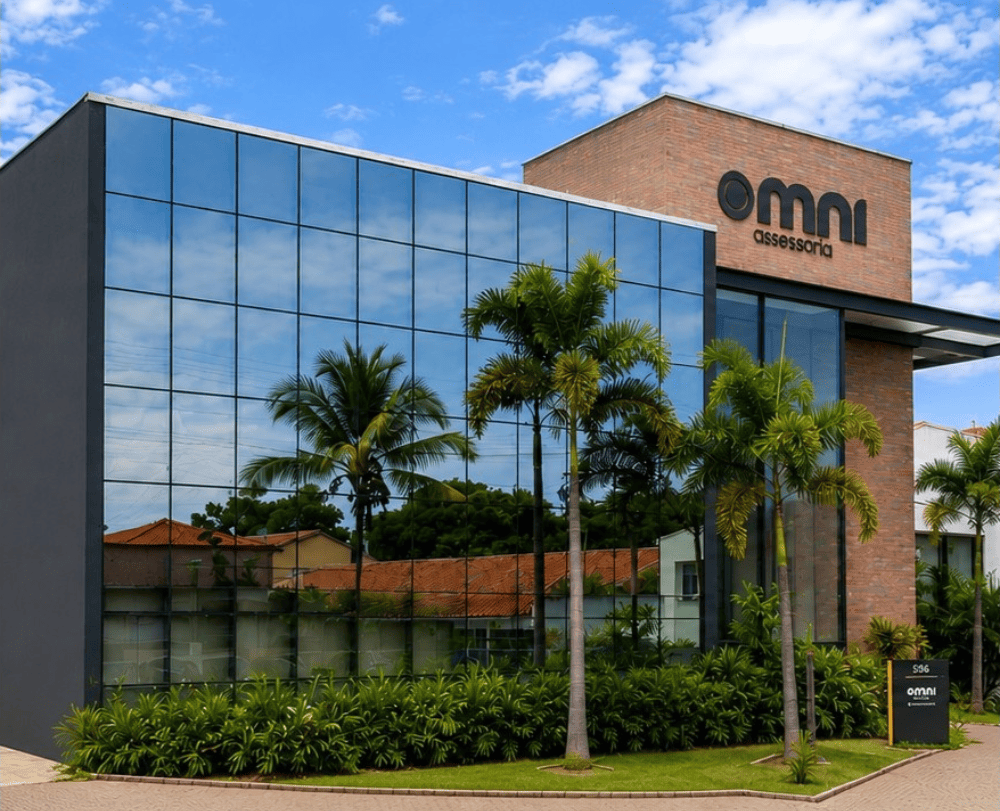 Marca da Omni Assessoria sobreposta ao quadro operacional de comunicação corporativa